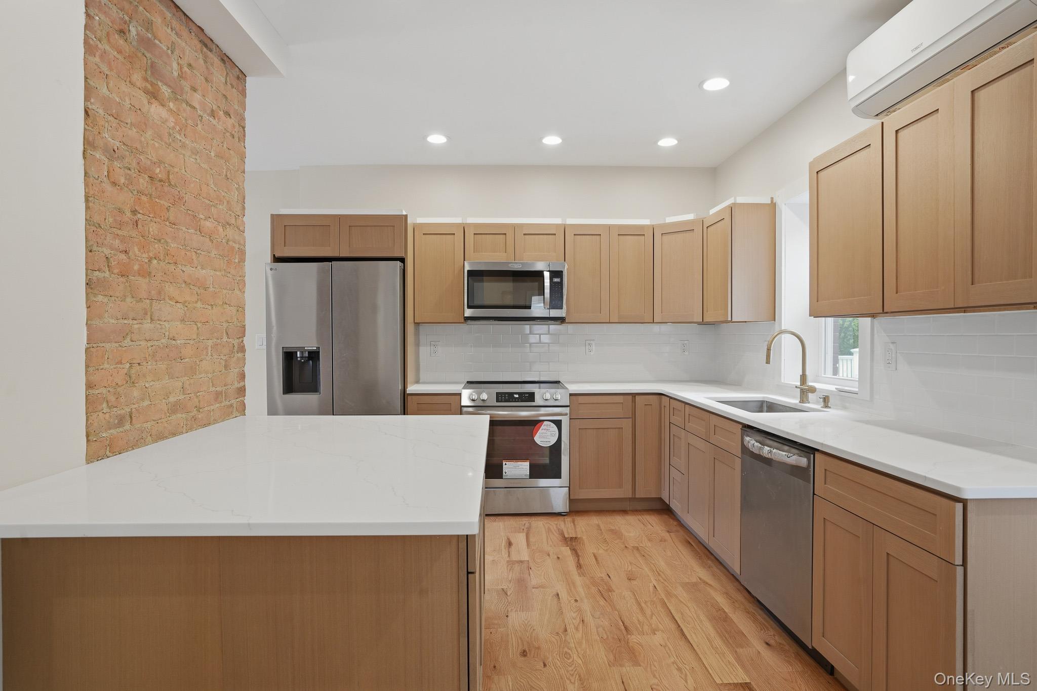 Single Family Robinson Street  Dutchess County, NY 12508, MLS-1020939-12