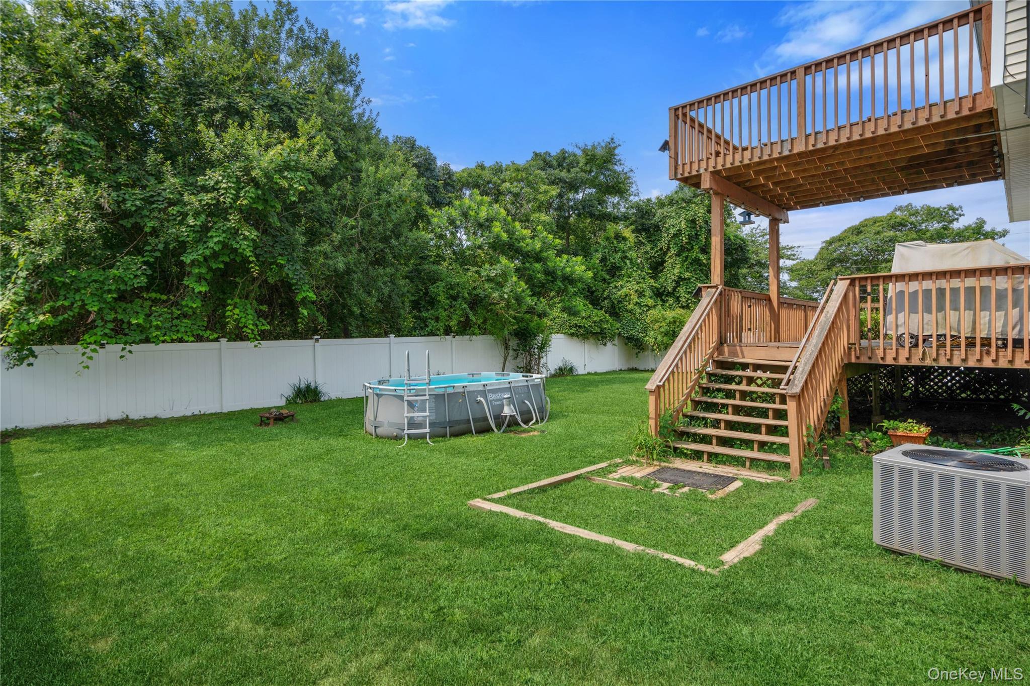 Single Family Lombardy Drive  Suffolk County, NY 11967, MLS-1020948-33