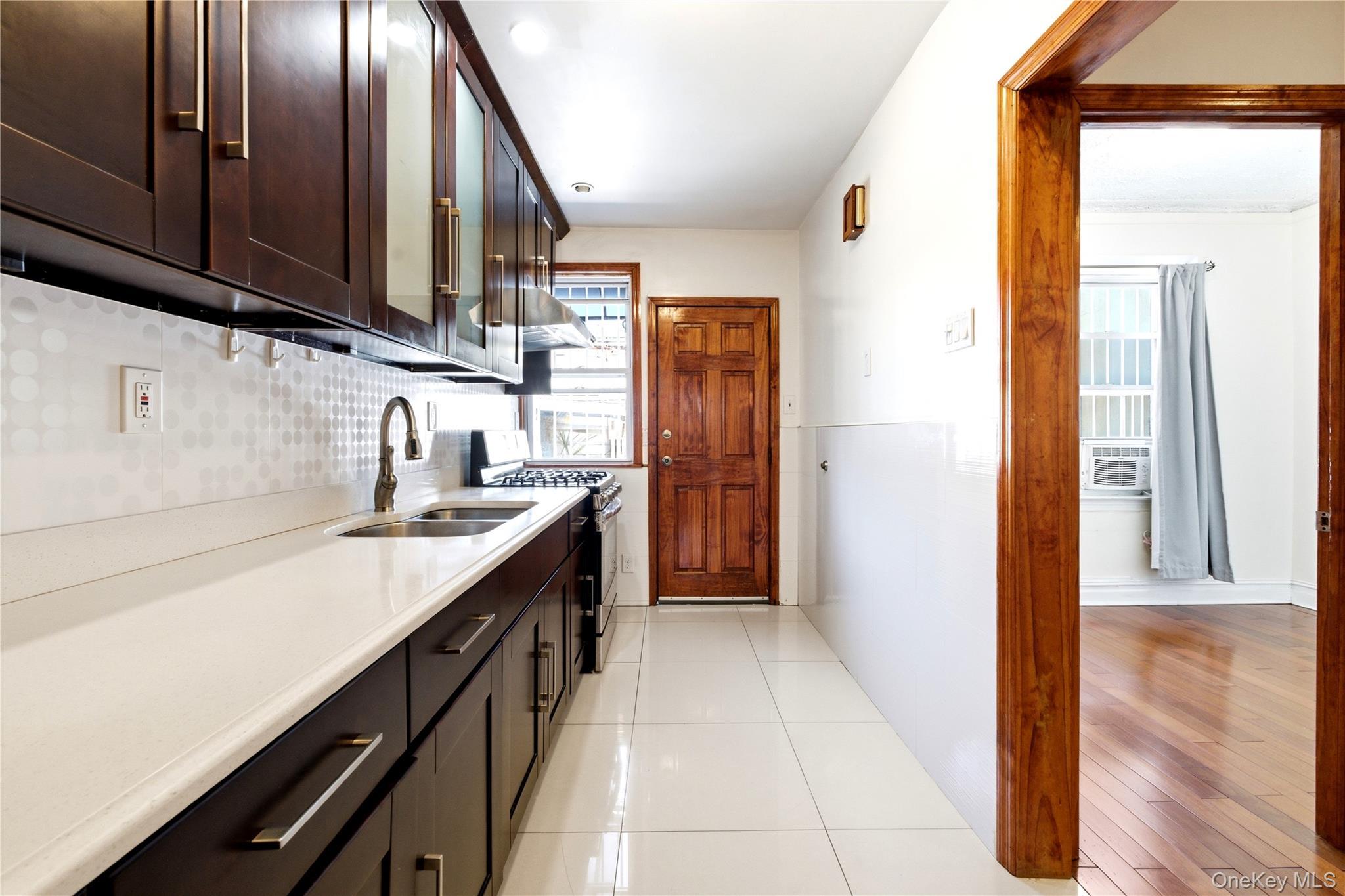 Single Family 66th Road Queens, NY 11374, MLS-1020964-8