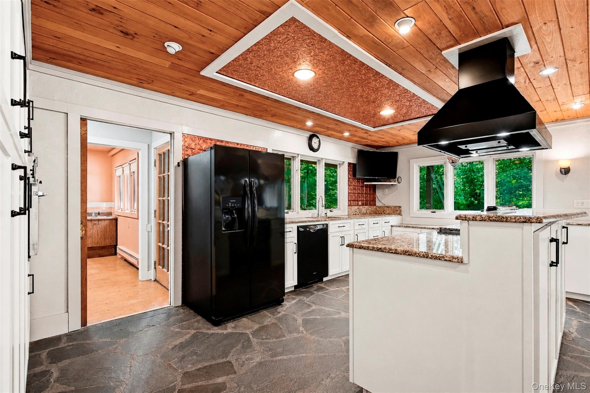 Single Family Clove Road Out Of Area, NY 07827, MLS-1021031-11