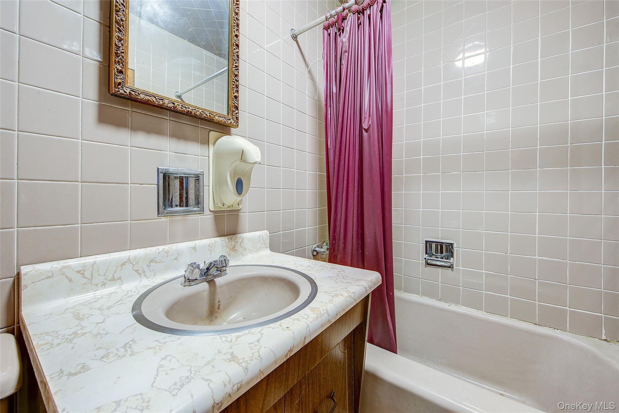 Single Family Fort Hamilton Parkway  Brooklyn, NY 11219, MLS-1021044-33