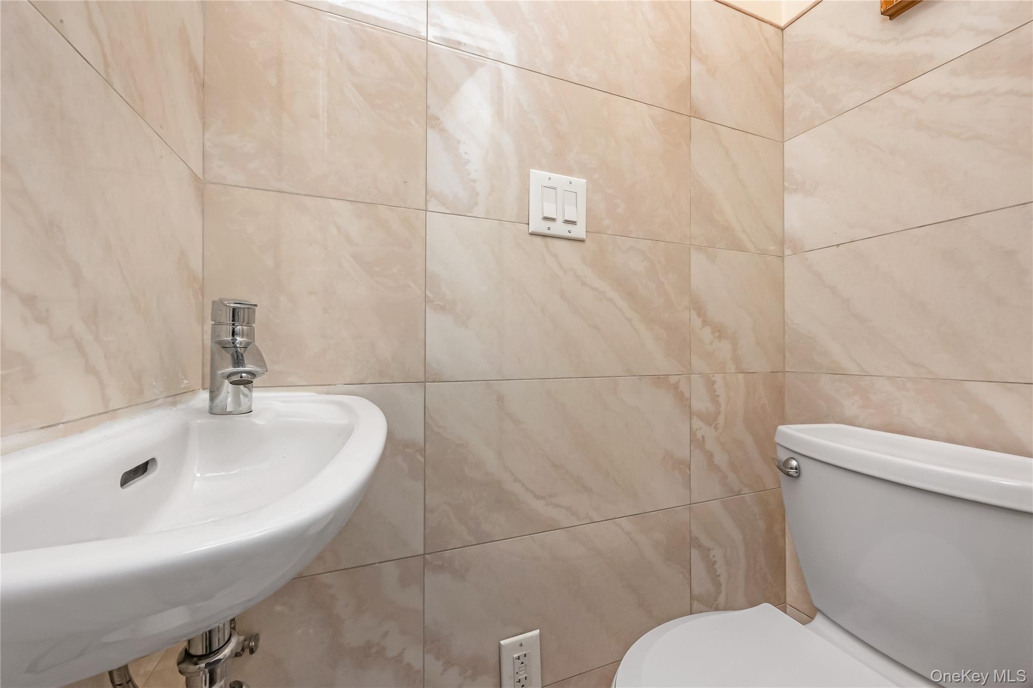 Single Family Jewel Avenue Queens, NY 11365, MLS-1021053-14