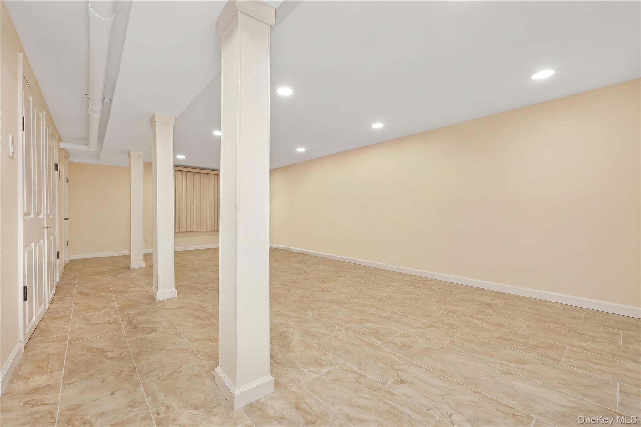 Single Family Jewel Avenue Queens, NY 11365, MLS-1021053-16