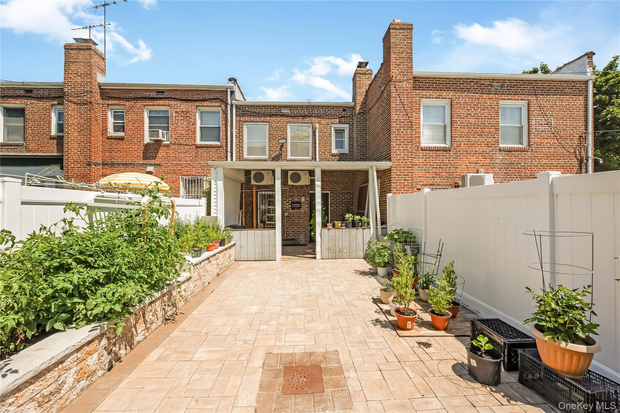 Single Family Jewel Avenue Queens, NY 11365, MLS-1021053-20