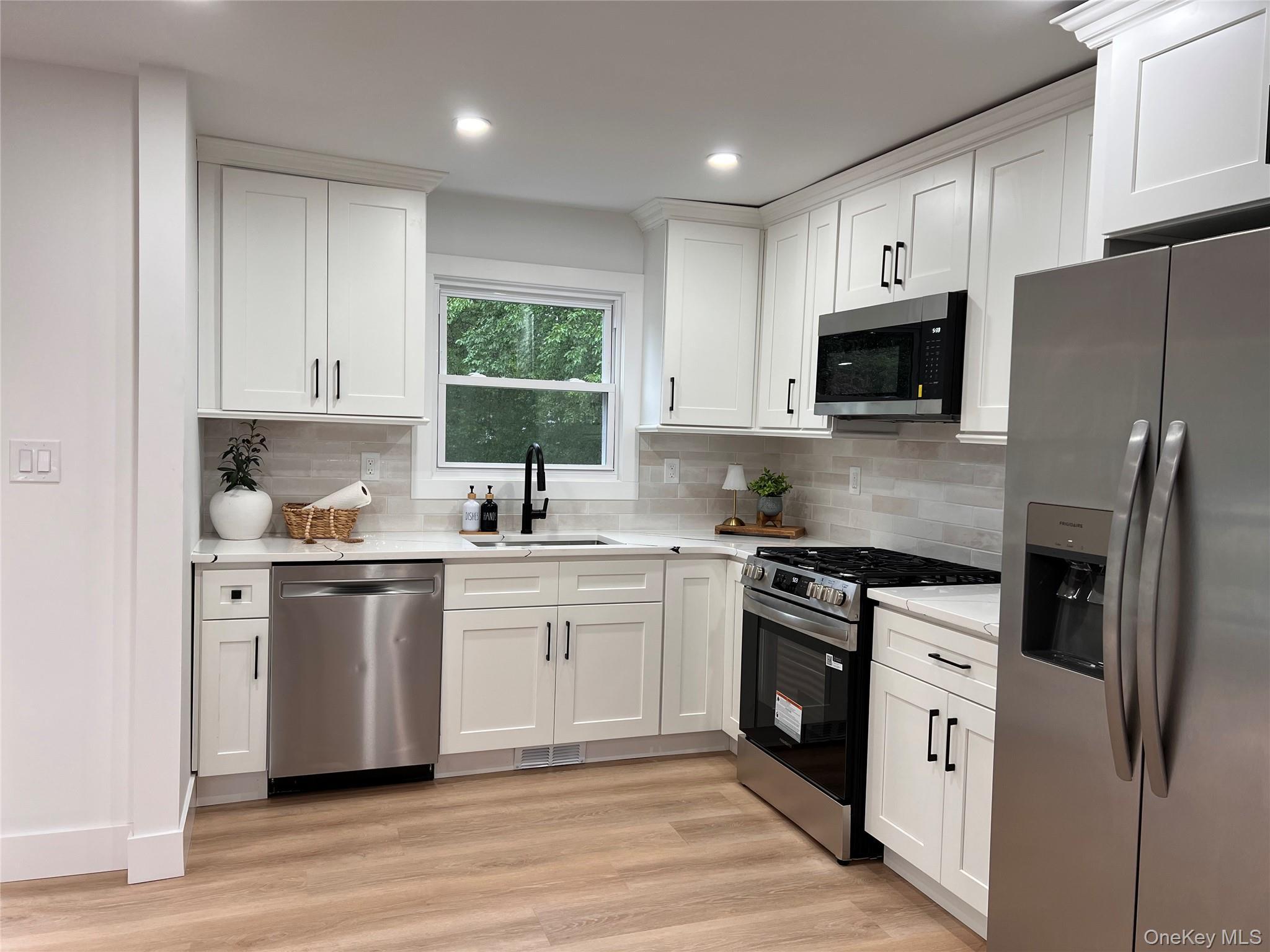 Single Family Hawkins Road Suffolk County, NY 11784, MLS-1021098-5