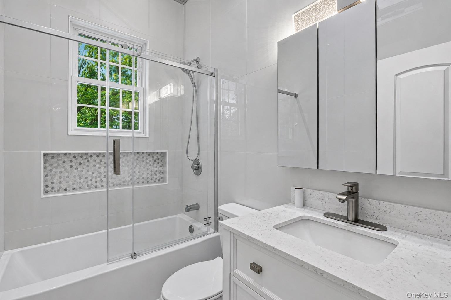Single Family Locust Avenue Suffolk County, NY 11769, MLS-1021139-4