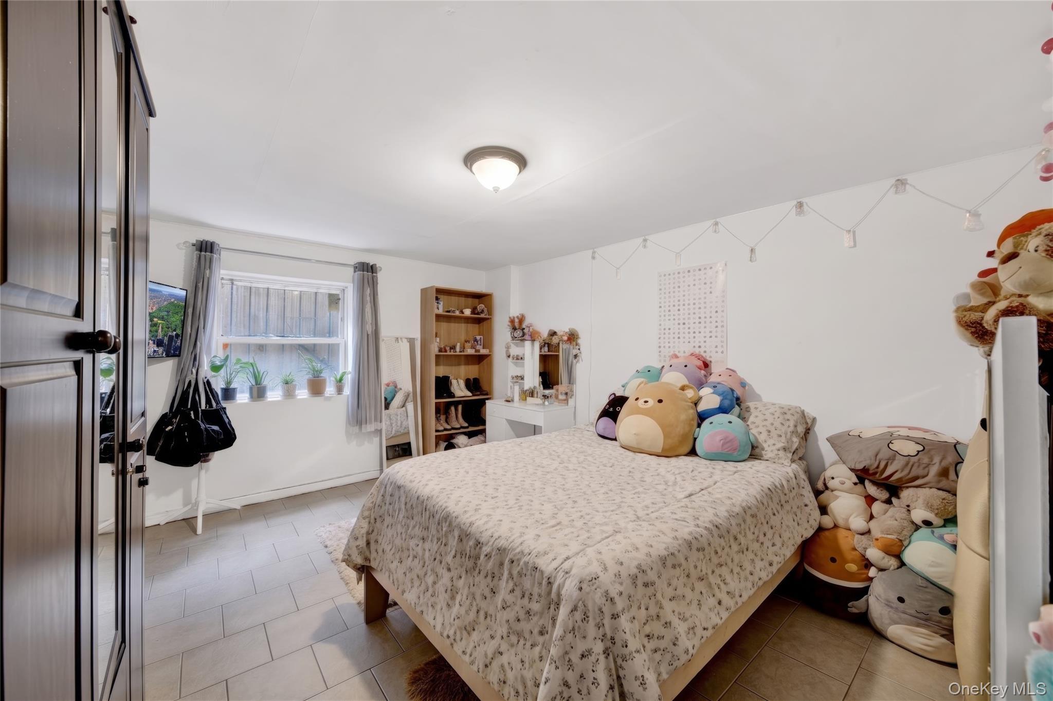 Single Family E 181 Street Bronx, NY 10457, MLS-1021165-14