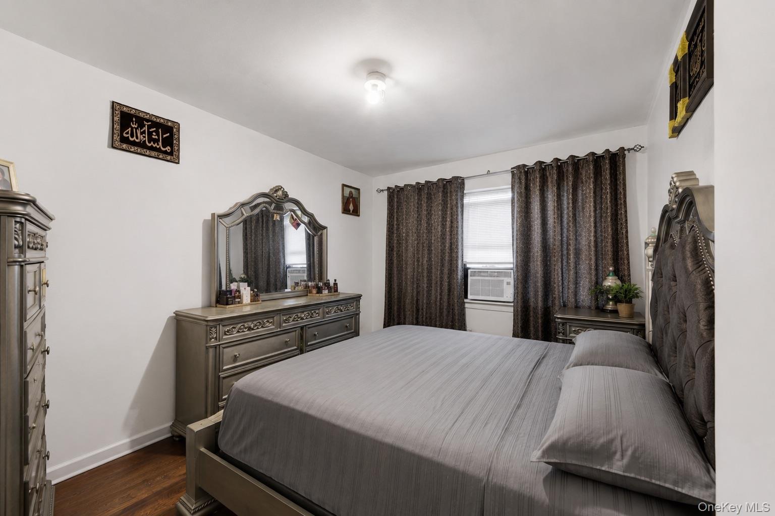 Single Family E 181 Street Bronx, NY 10457, MLS-1021165-15