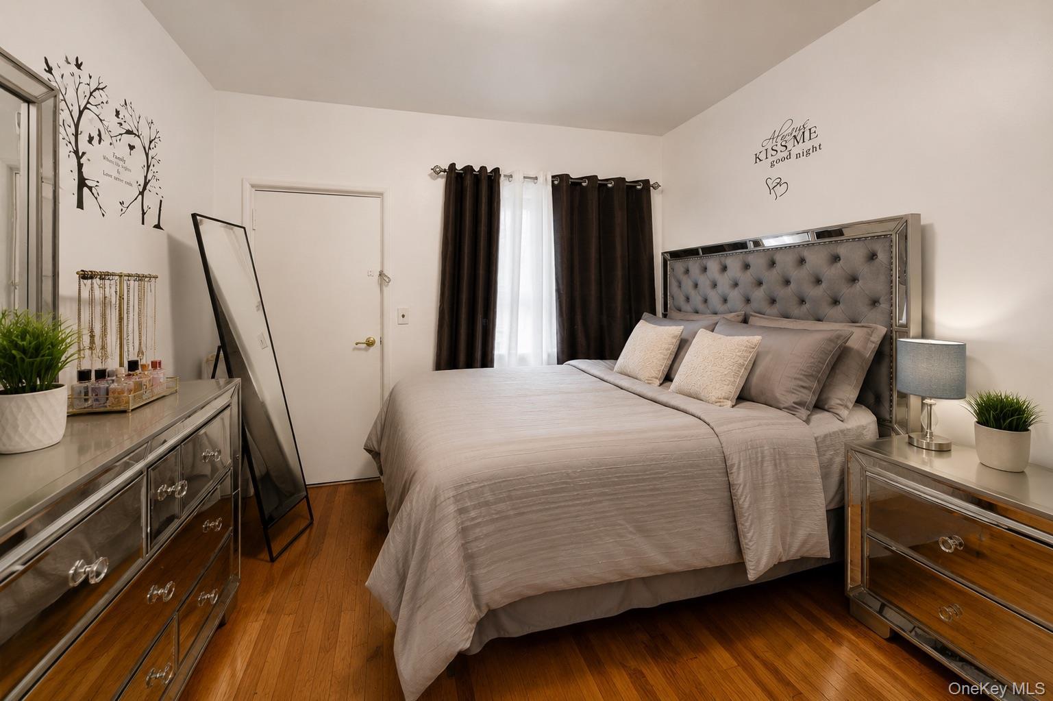 Single Family E 181 Street Bronx, NY 10457, MLS-1021165-17
