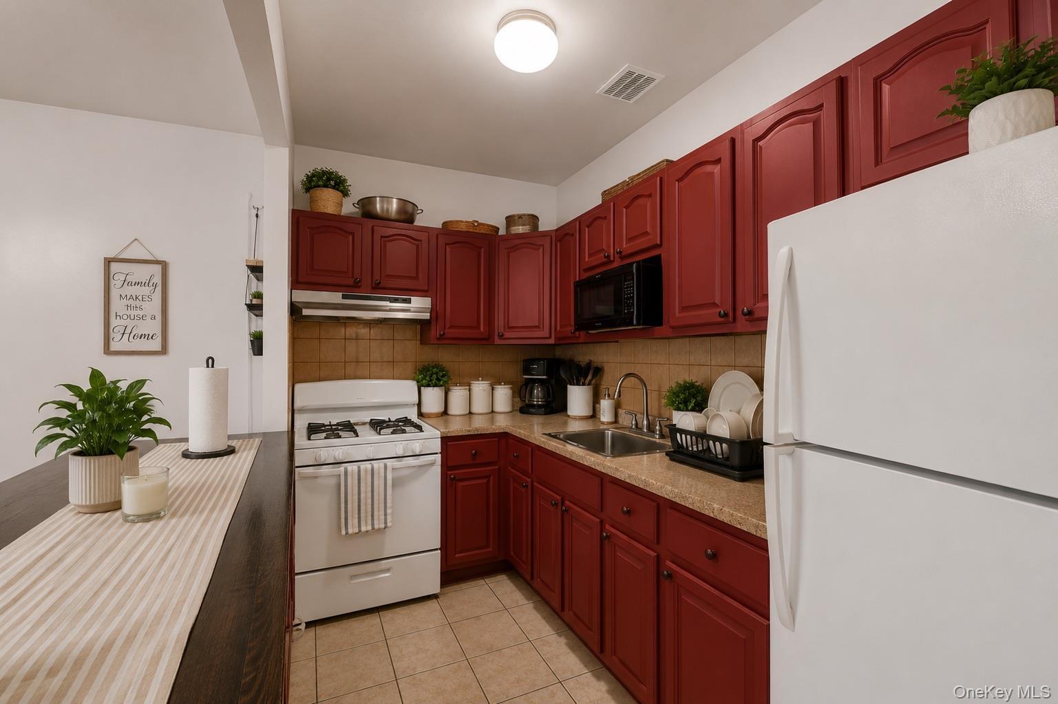 Single Family E 181 Street Bronx, NY 10457, MLS-1021165-21