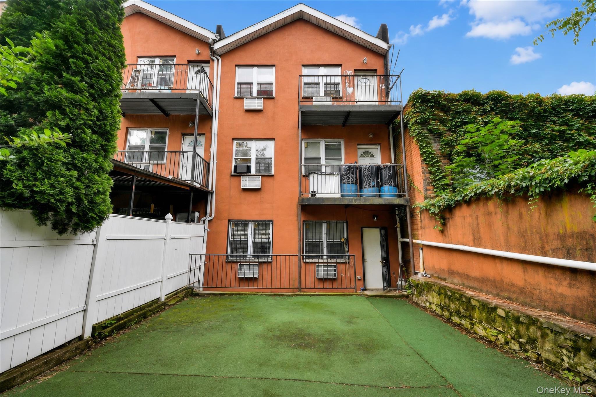 Single Family E 181 Street Bronx, NY 10457, MLS-1021165-3