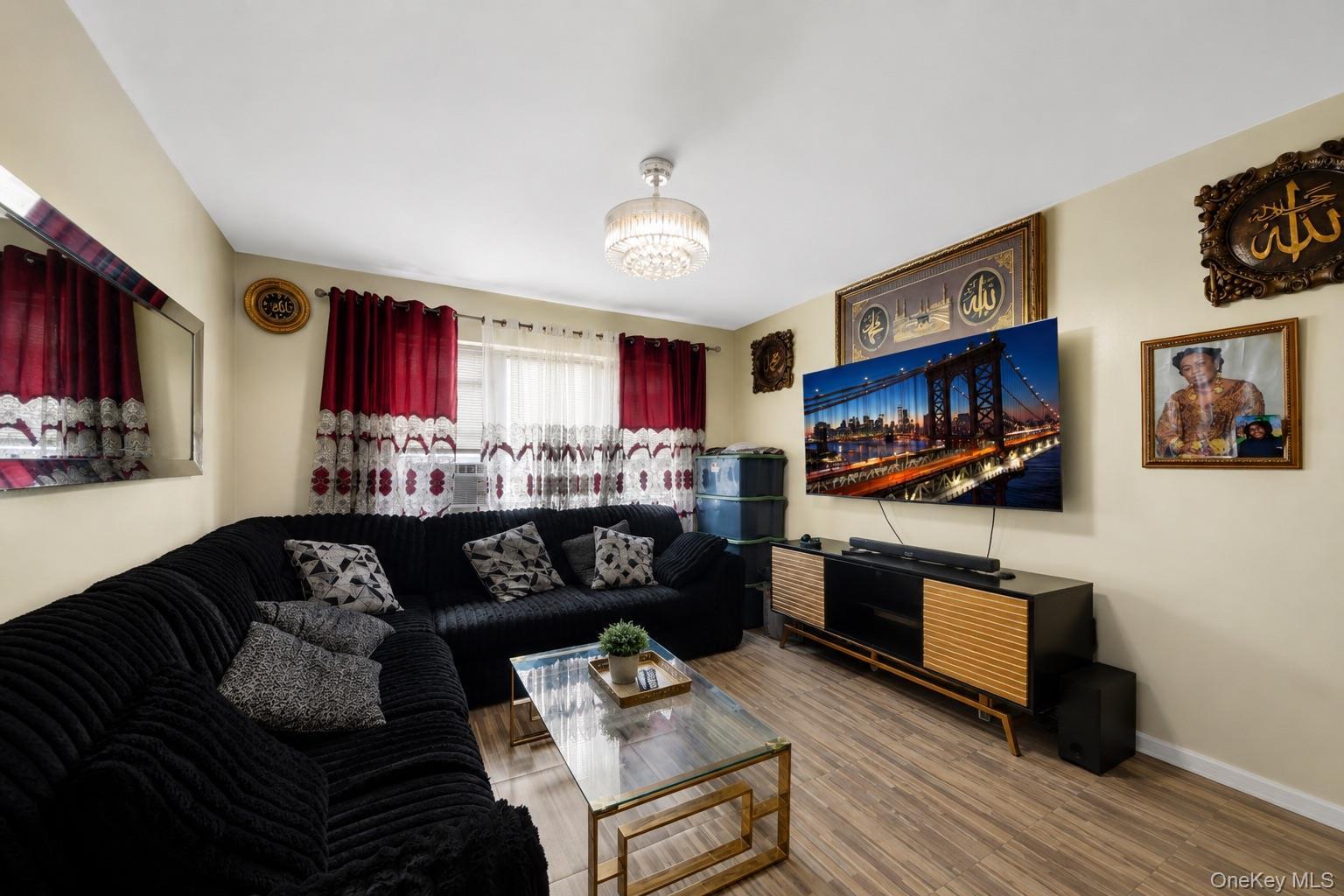 Single Family E 181 Street Bronx, NY 10457, MLS-1021165-9