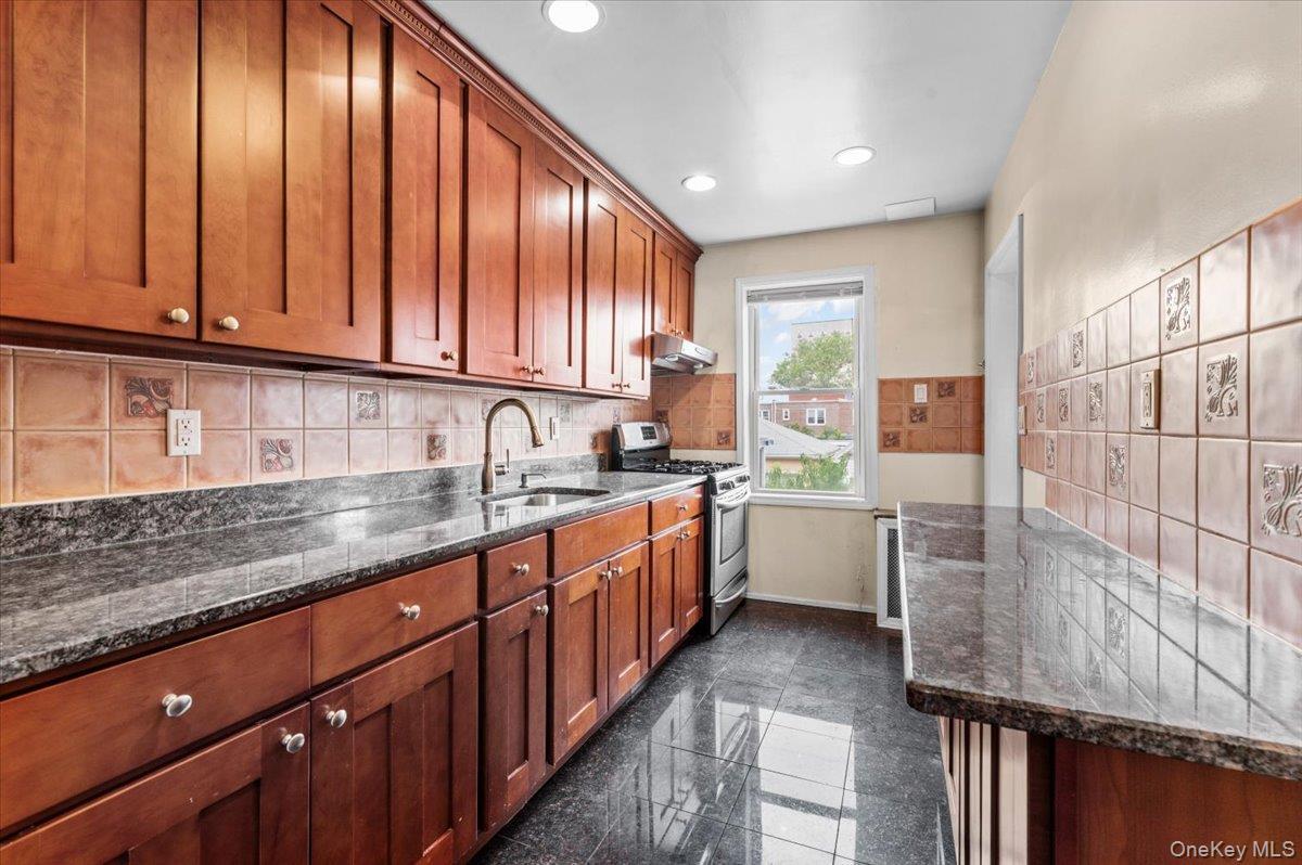 Single Family 84th Avenue  Queens, NY 11432, MLS-1021213-6