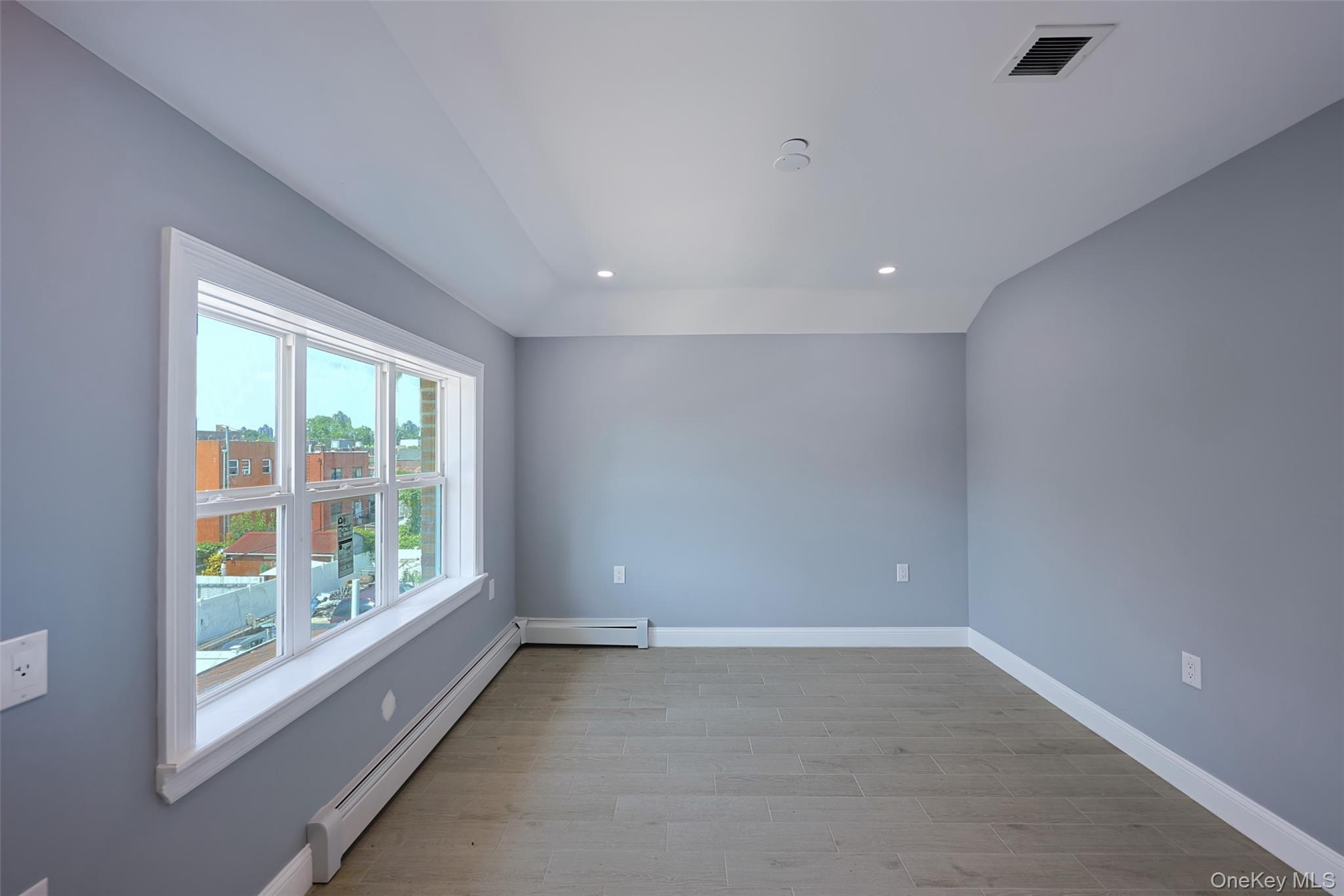 Single Family E 225th Street Bronx, NY 10466, MLS-1021227-11