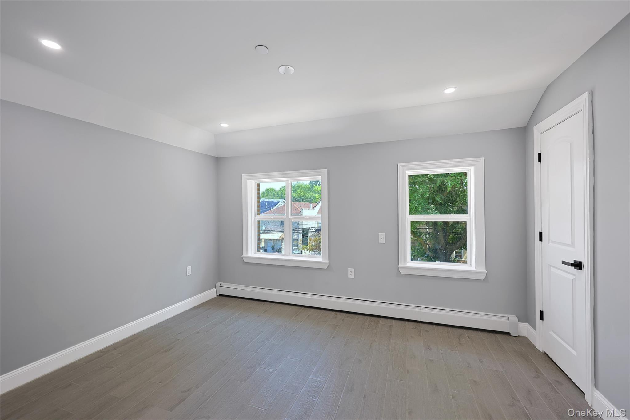 Single Family E 225th Street Bronx, NY 10466, MLS-1021227-12