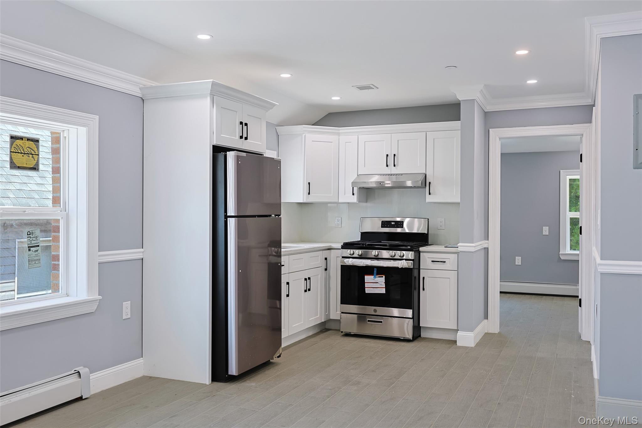 Single Family E 225th Street Bronx, NY 10466, MLS-1021227-17