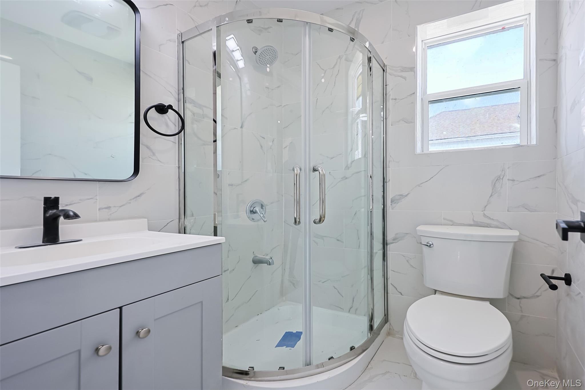 Single Family E 225th Street Bronx, NY 10466, MLS-1021227-18