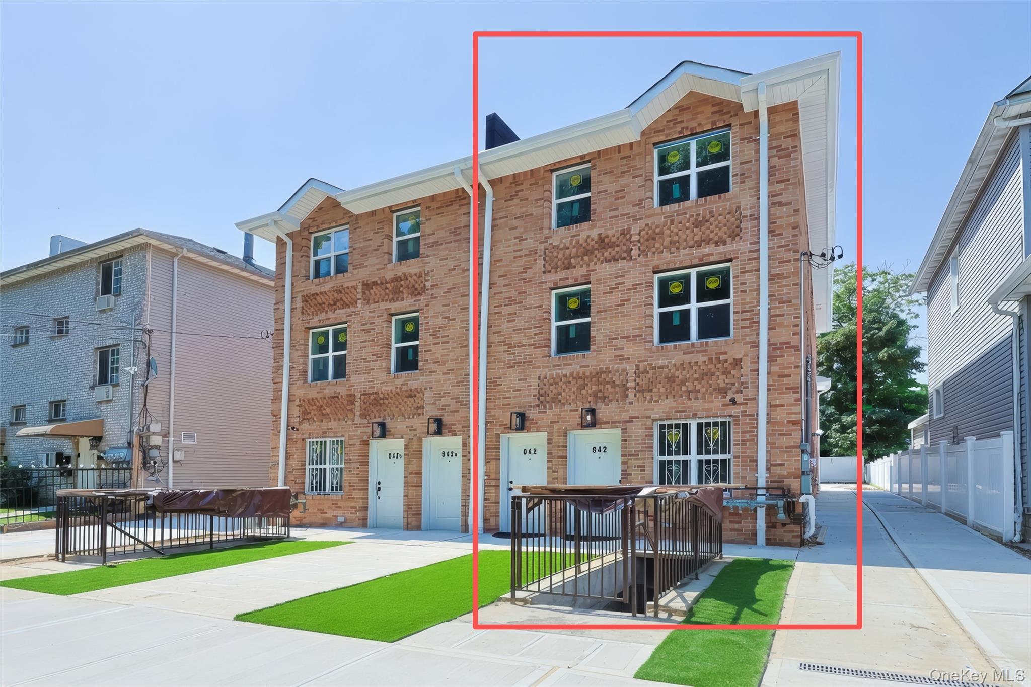 Single Family E 225th Street Bronx, NY 10466, MLS-1021227-2