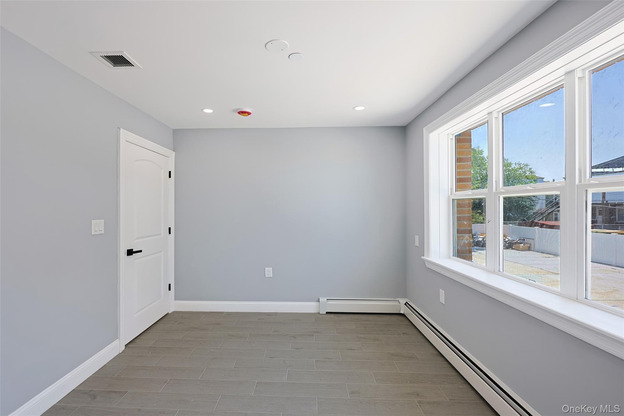 Single Family E 225th Street Bronx, NY 10466, MLS-1021227-20