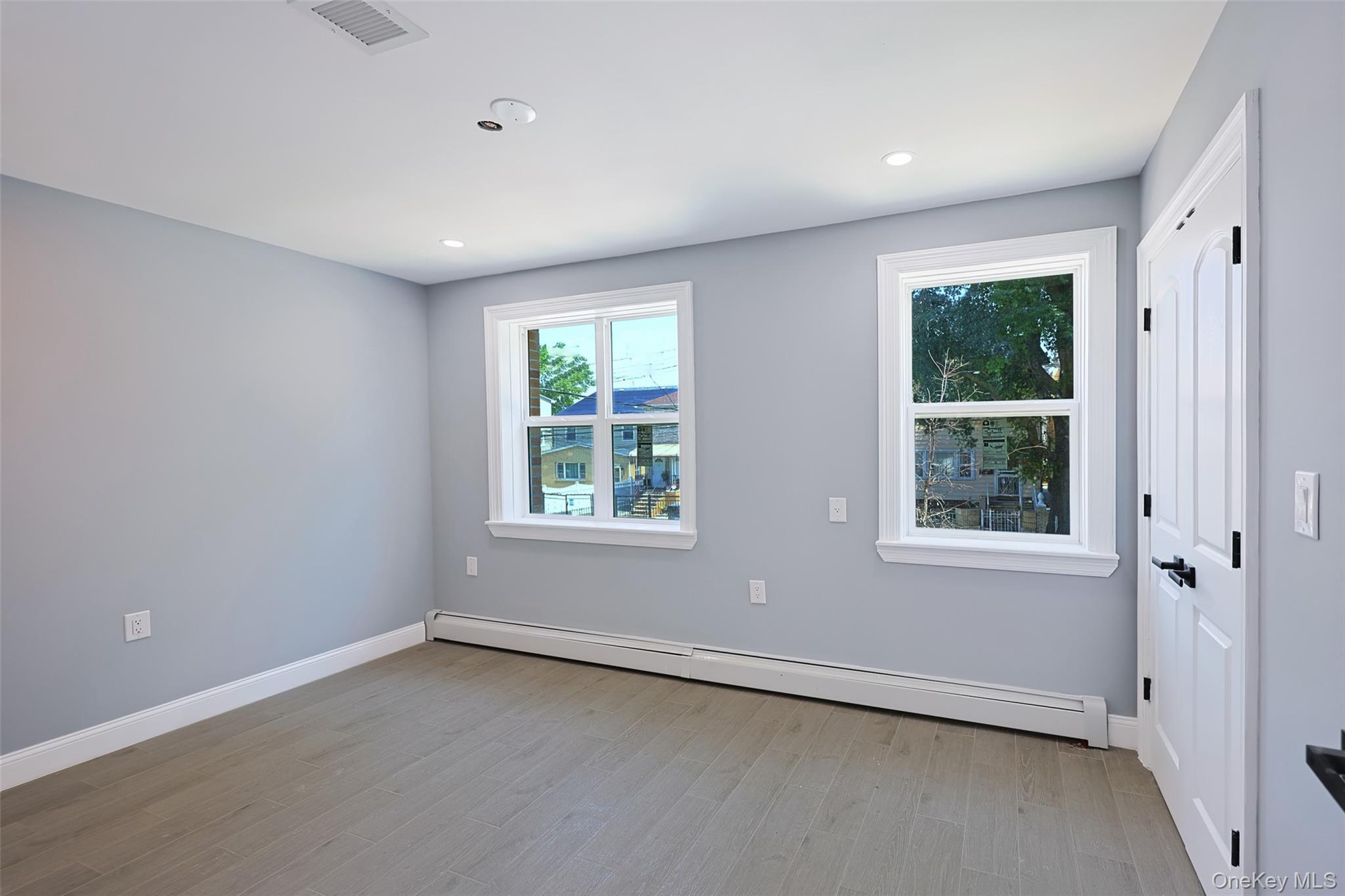 Single Family E 225th Street Bronx, NY 10466, MLS-1021227-31