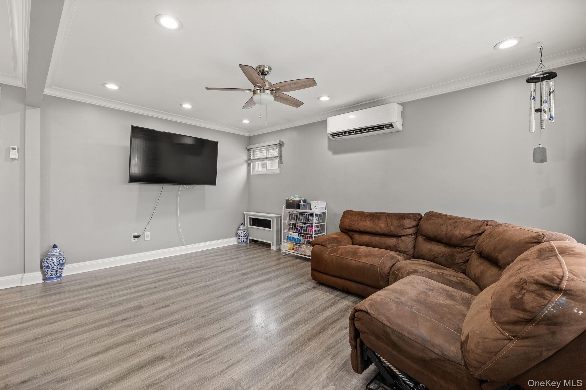Single Family Riverside Drive Nassau County, NY 11793, MLS-1021229-10