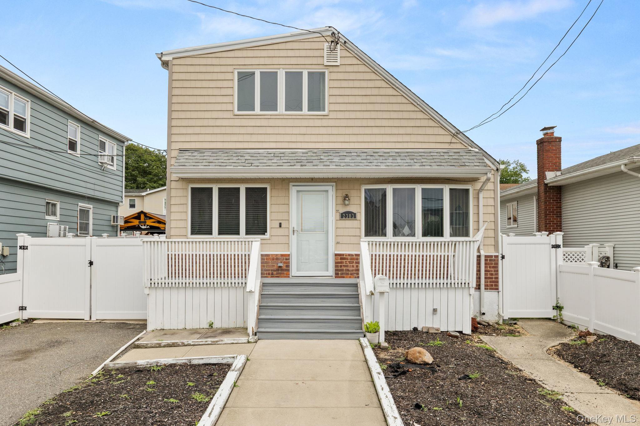 Single Family Riverside Drive Nassau County, NY 11793, MLS-1021229-3