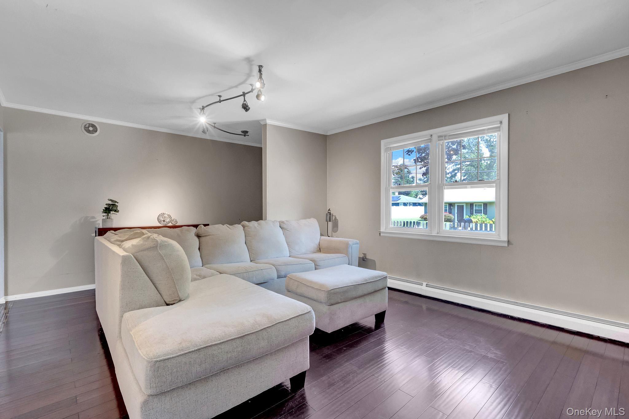 Single Family Lincoln Drive Suffolk County, NY 11951, MLS-1021242-15