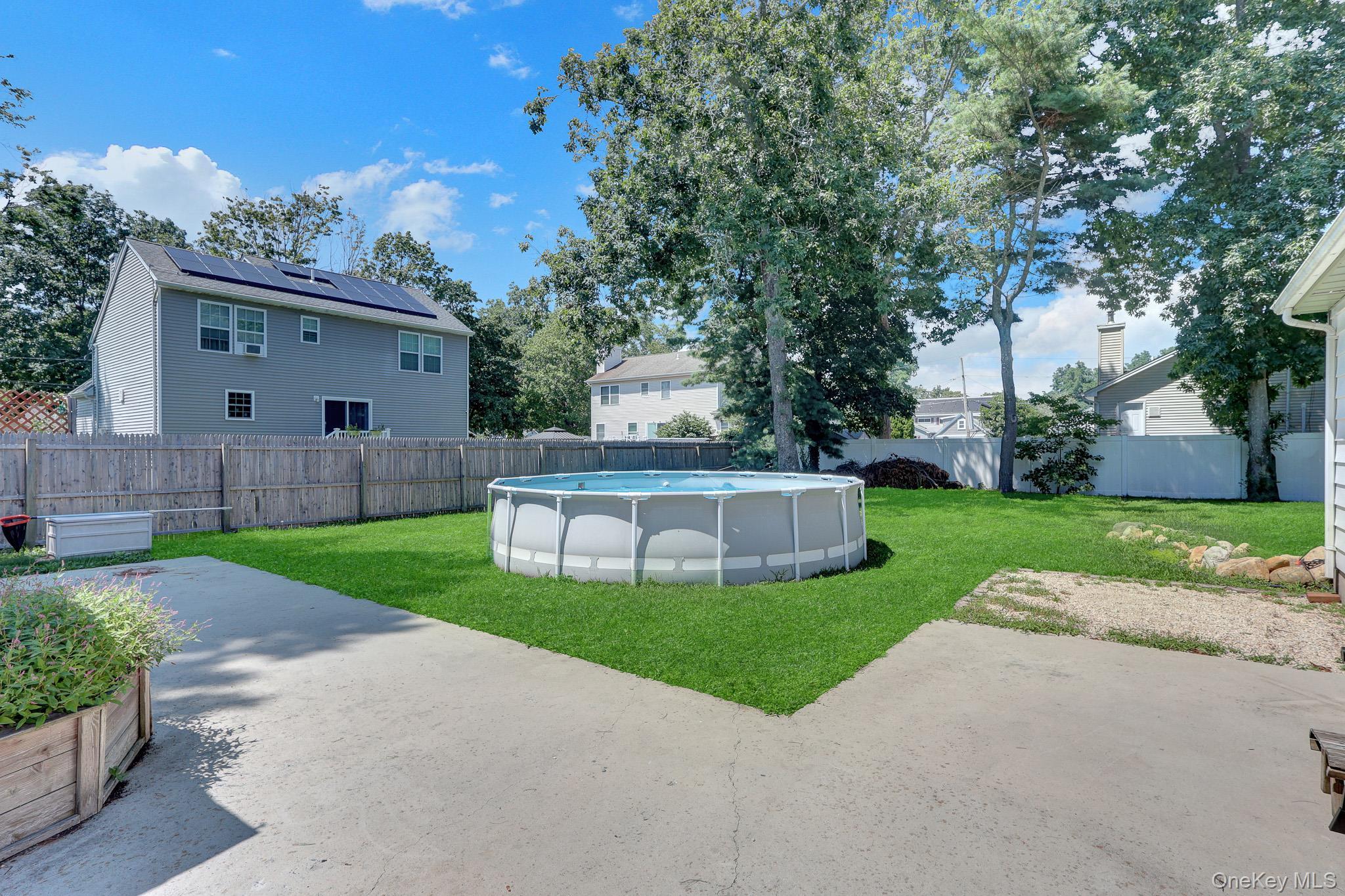 Single Family Lincoln Drive Suffolk County, NY 11951, MLS-1021242-26