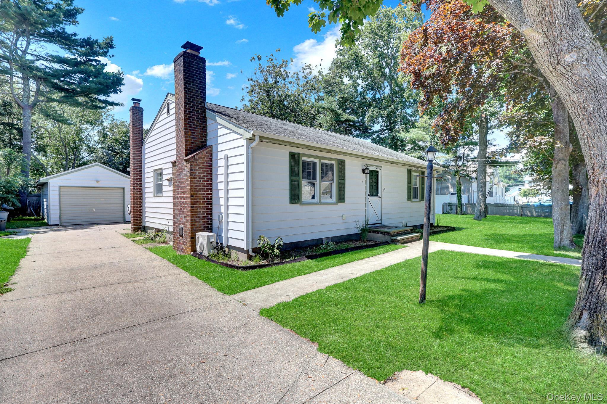 Single Family Lincoln Drive Suffolk County, NY 11951, MLS-1021242-30