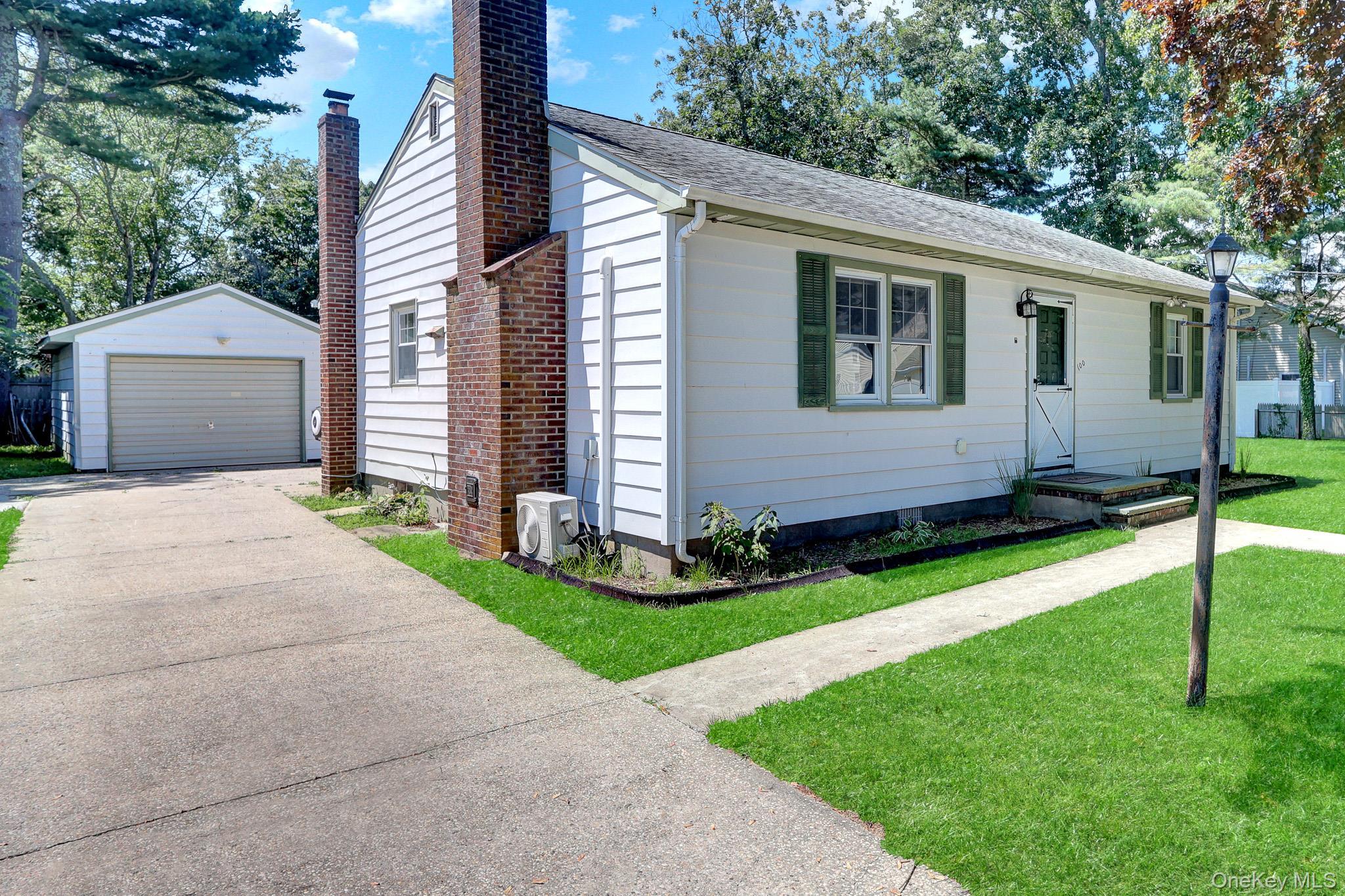 Single Family Lincoln Drive Suffolk County, NY 11951, MLS-1021242-31