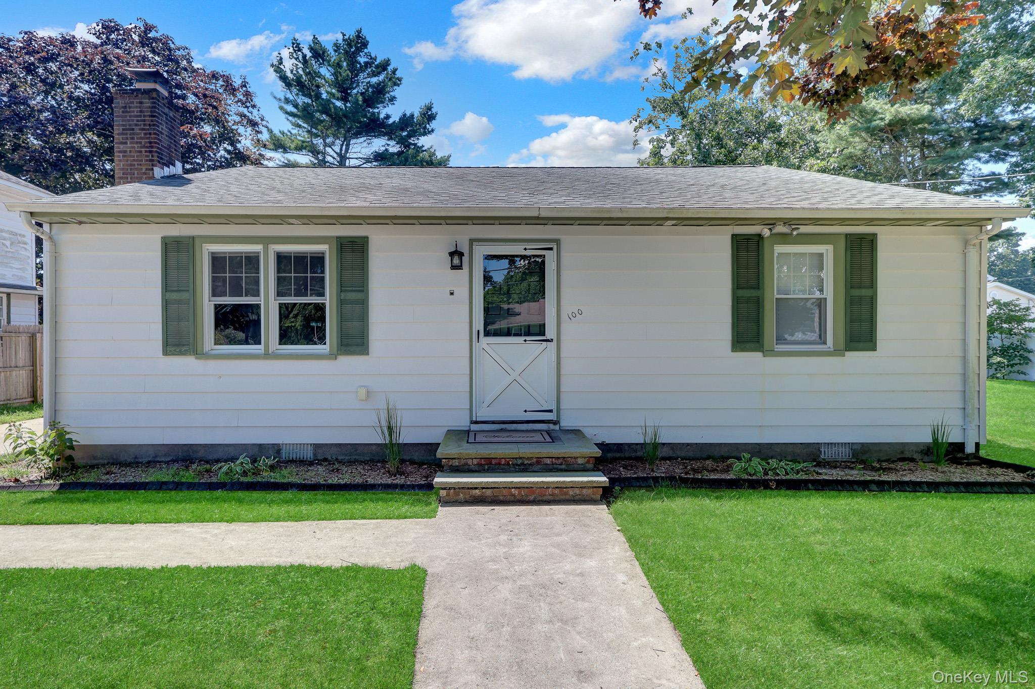Single Family Lincoln Drive Suffolk County, NY 11951, MLS-1021242-32