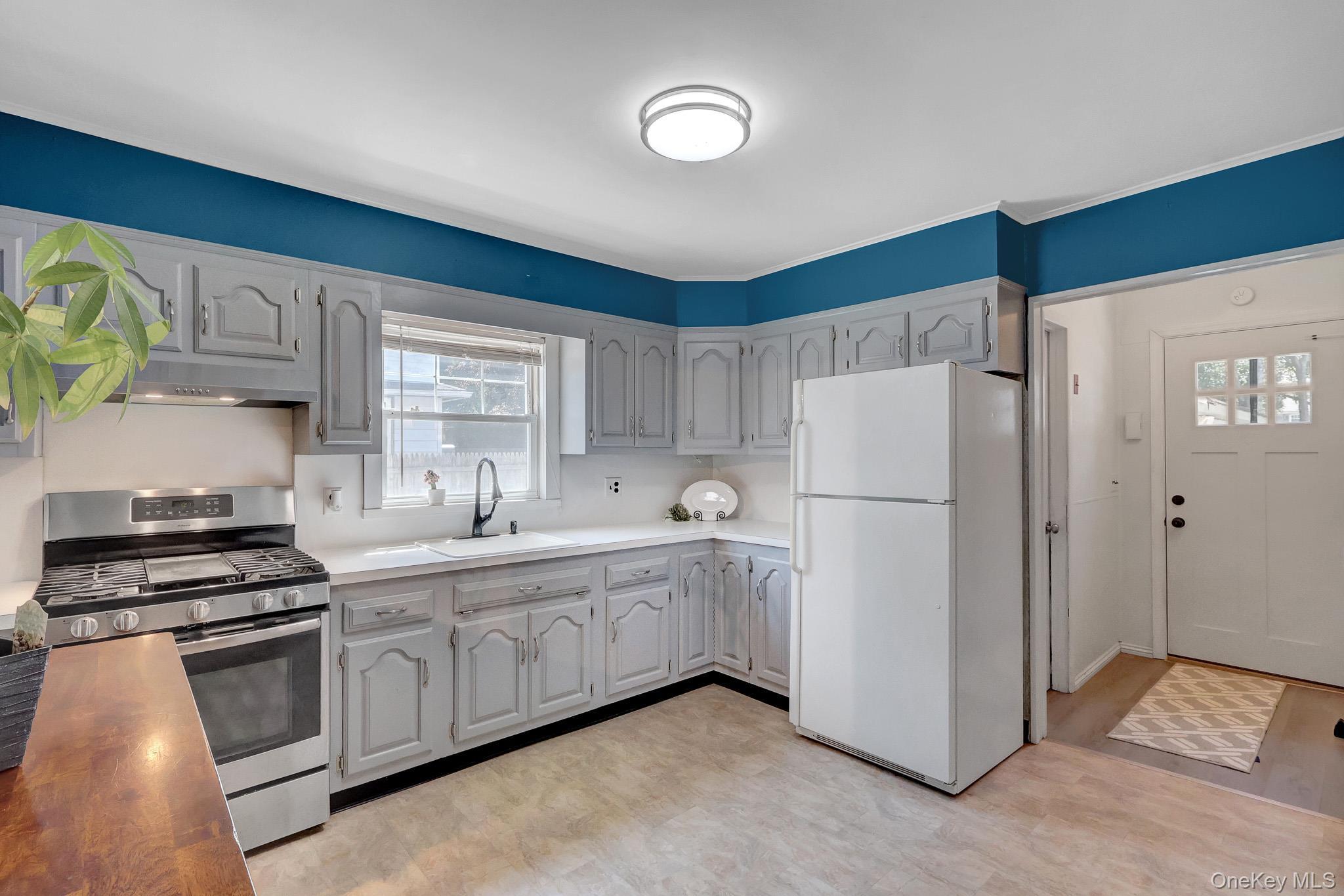 Single Family Lincoln Drive Suffolk County, NY 11951, MLS-1021242-6