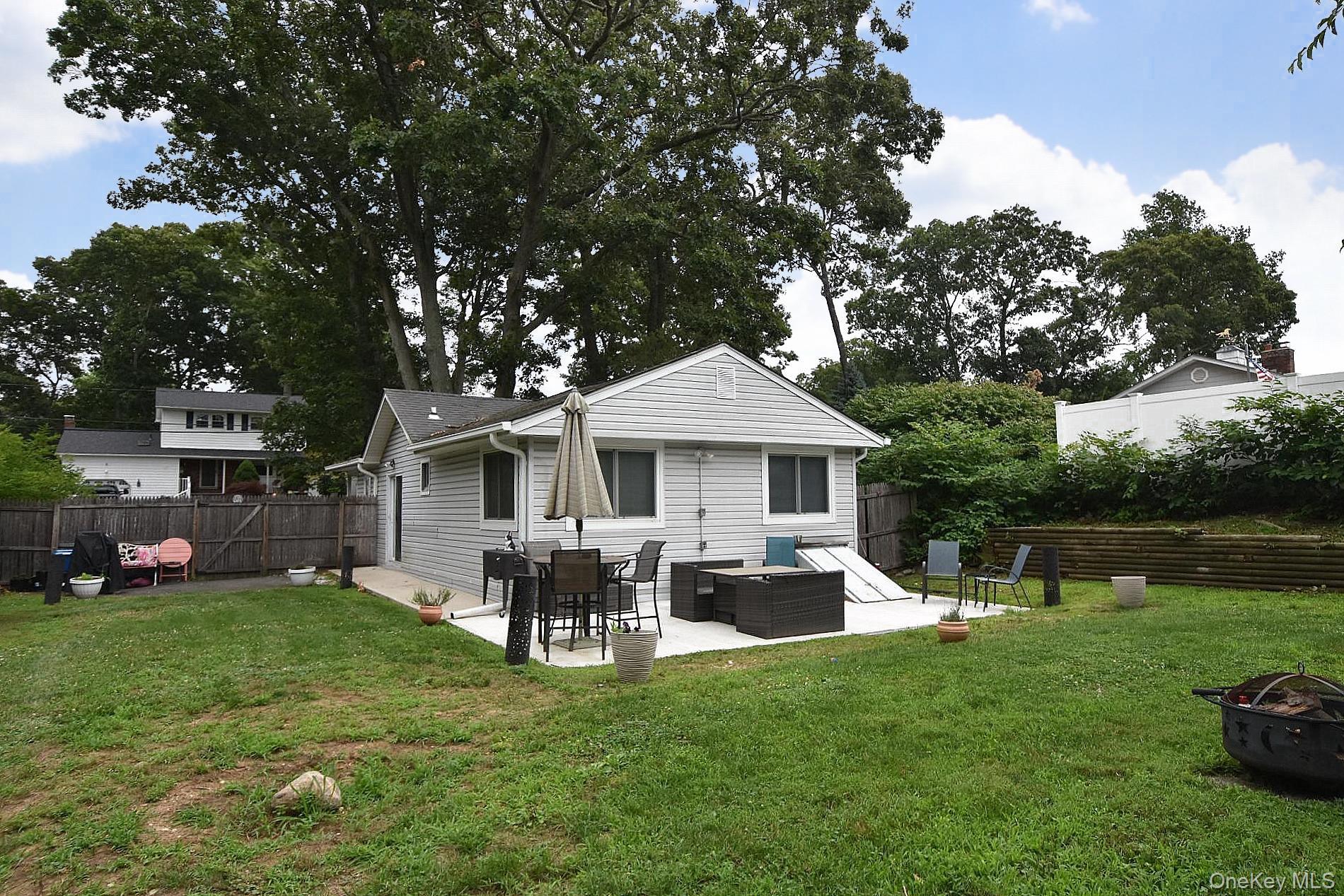 Single Family Balaton Avenue  Suffolk County, NY 11779, MLS-1021279-12