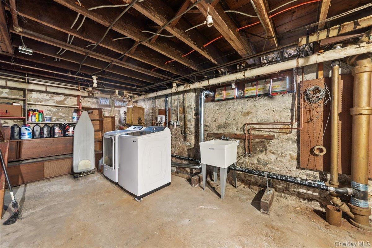 Single Family W 263rd Street Bronx, NY 10471, MLS-1021304-20