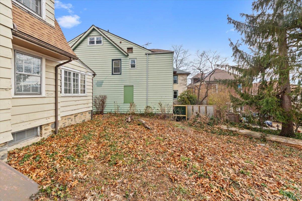 Single Family W 263rd Street Bronx, NY 10471, MLS-1021304-22