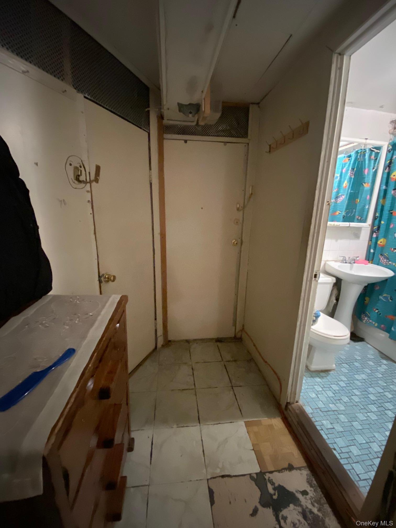 Single Family Ward Avenue Bronx, NY 10472, MLS-1021310-16