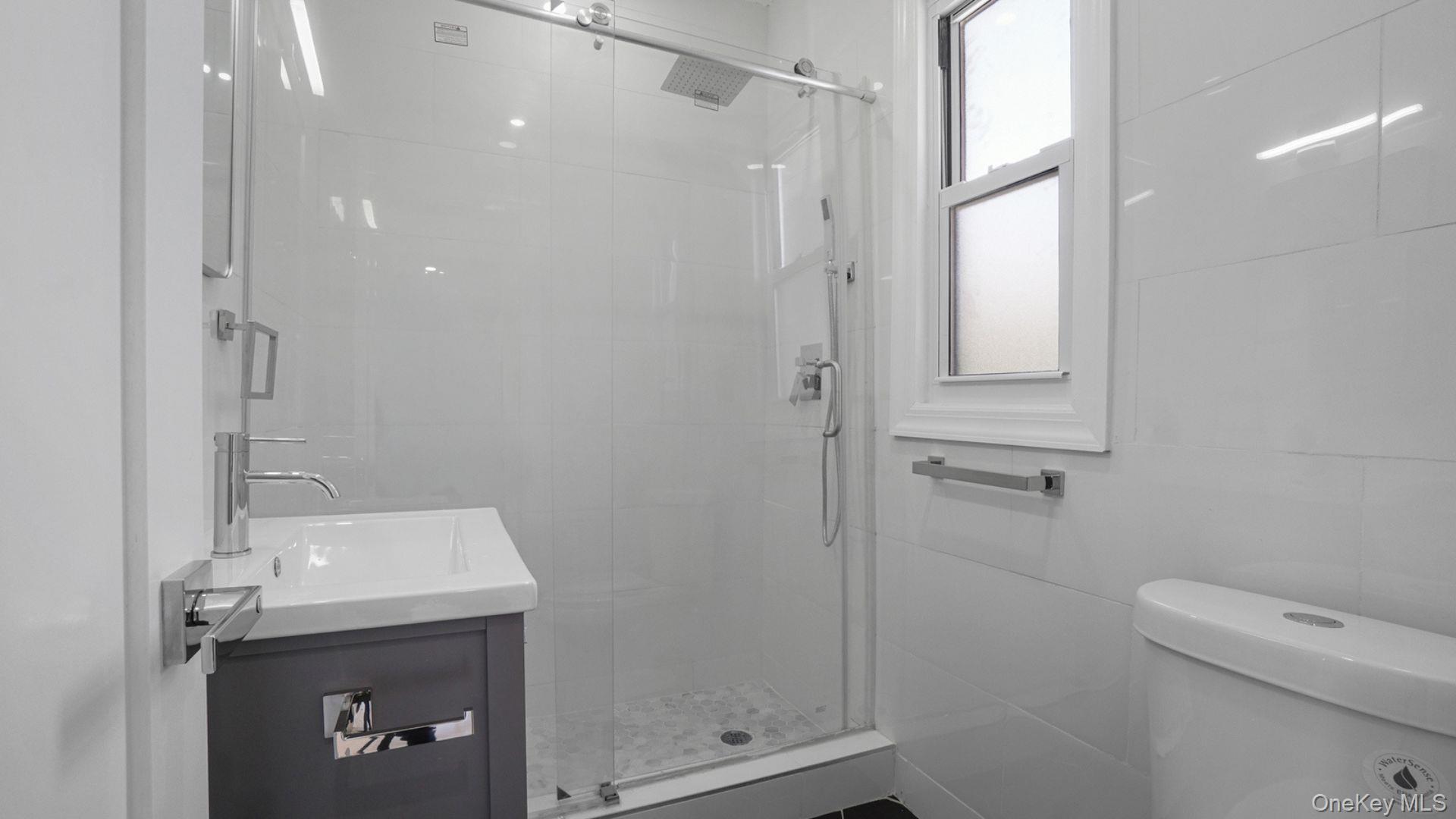 Single Family Gunther Avenue  Bronx, NY 10469, MLS-1021352-22