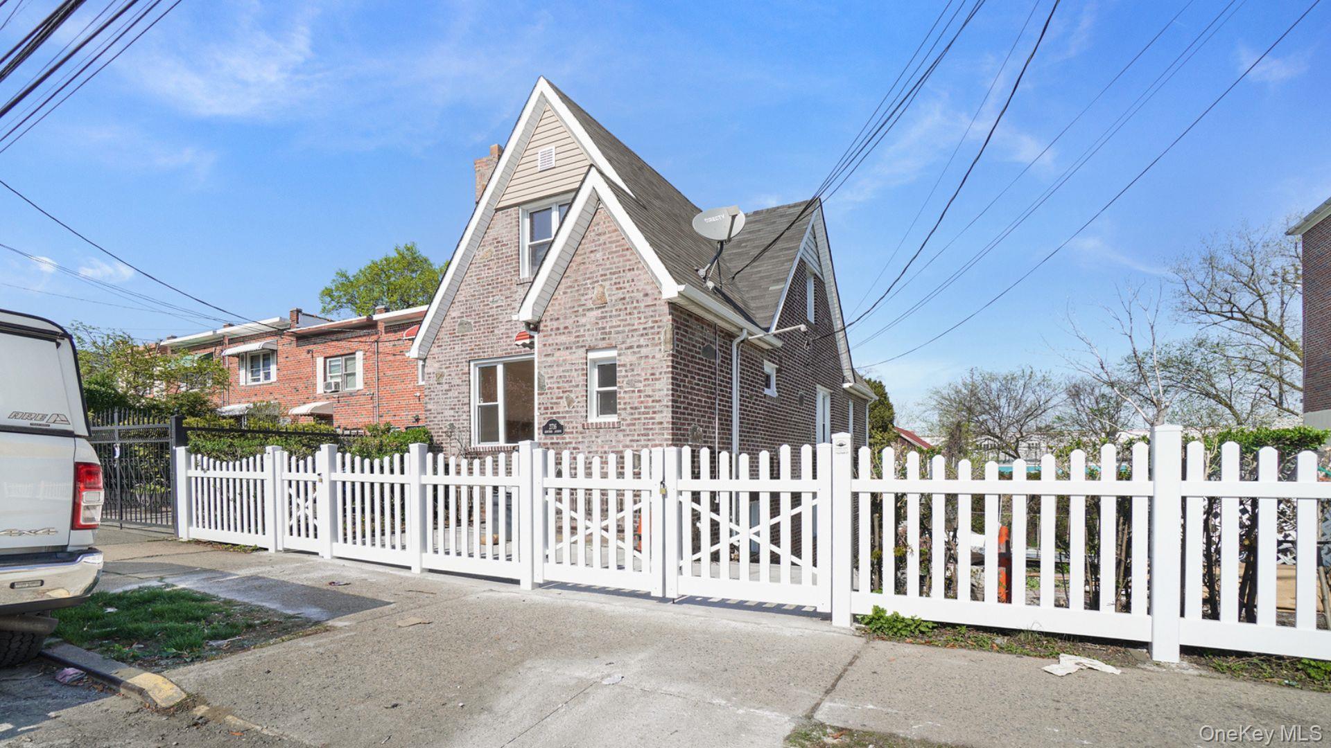 Single Family Gunther Avenue  Bronx, NY 10469, MLS-1021352-25
