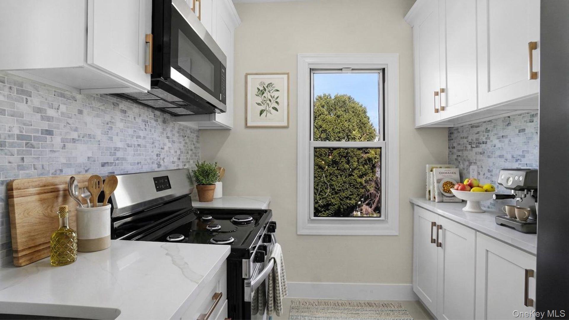 Single Family Gunther Avenue  Bronx, NY 10469, MLS-1021352-4