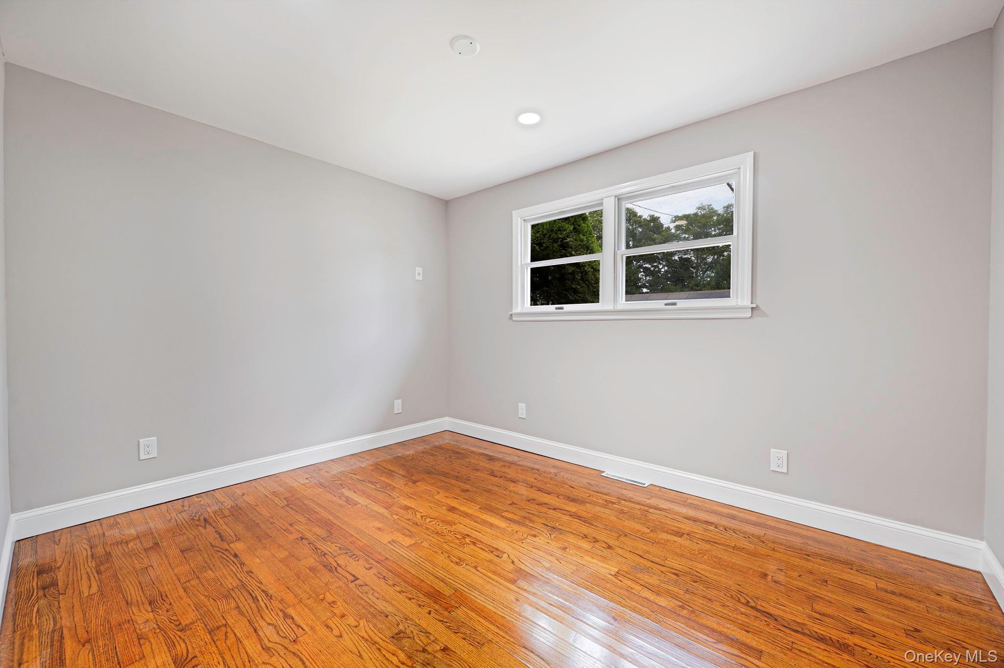 Single Family Lombardy Boulevard Suffolk County, NY 11706, MLS-1021372-16