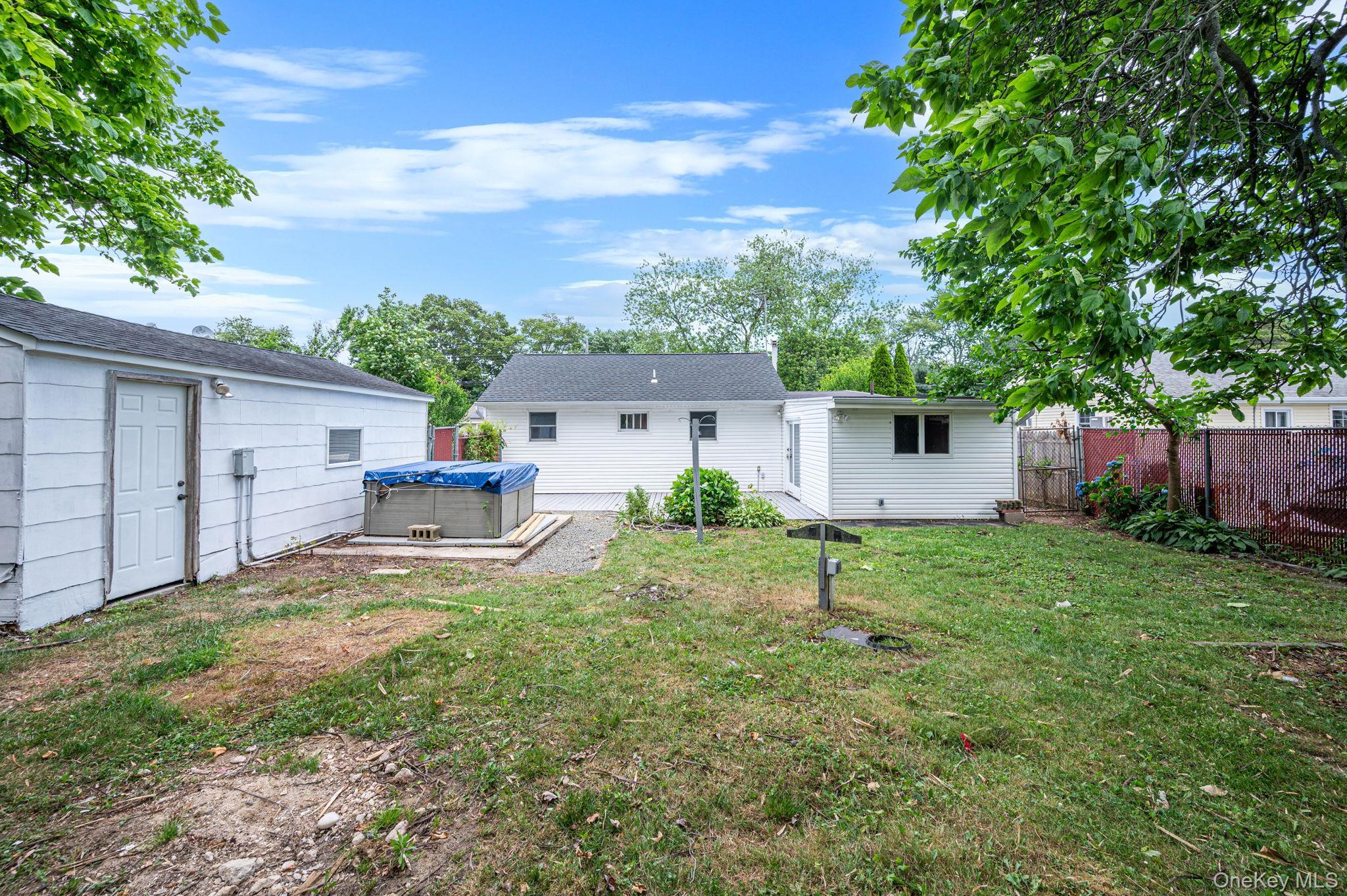 Single Family Lombardy Boulevard Suffolk County, NY 11706, MLS-1021372-22
