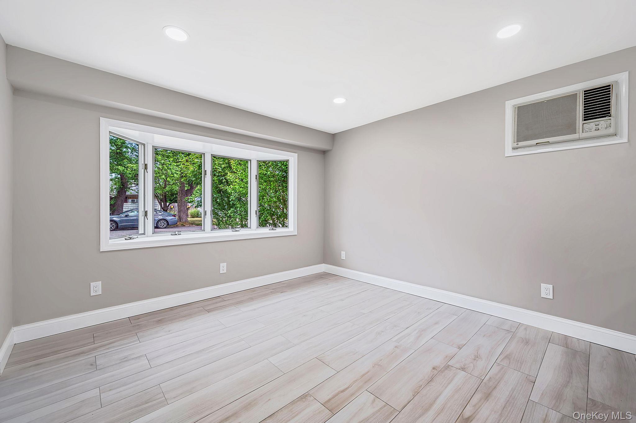 Single Family Lombardy Boulevard Suffolk County, NY 11706, MLS-1021372-5