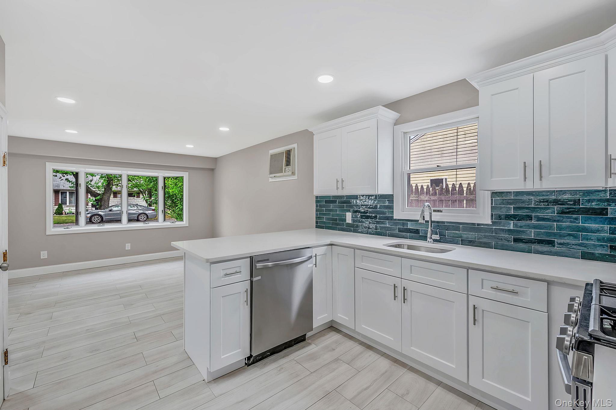 Single Family Lombardy Boulevard Suffolk County, NY 11706, MLS-1021372-8