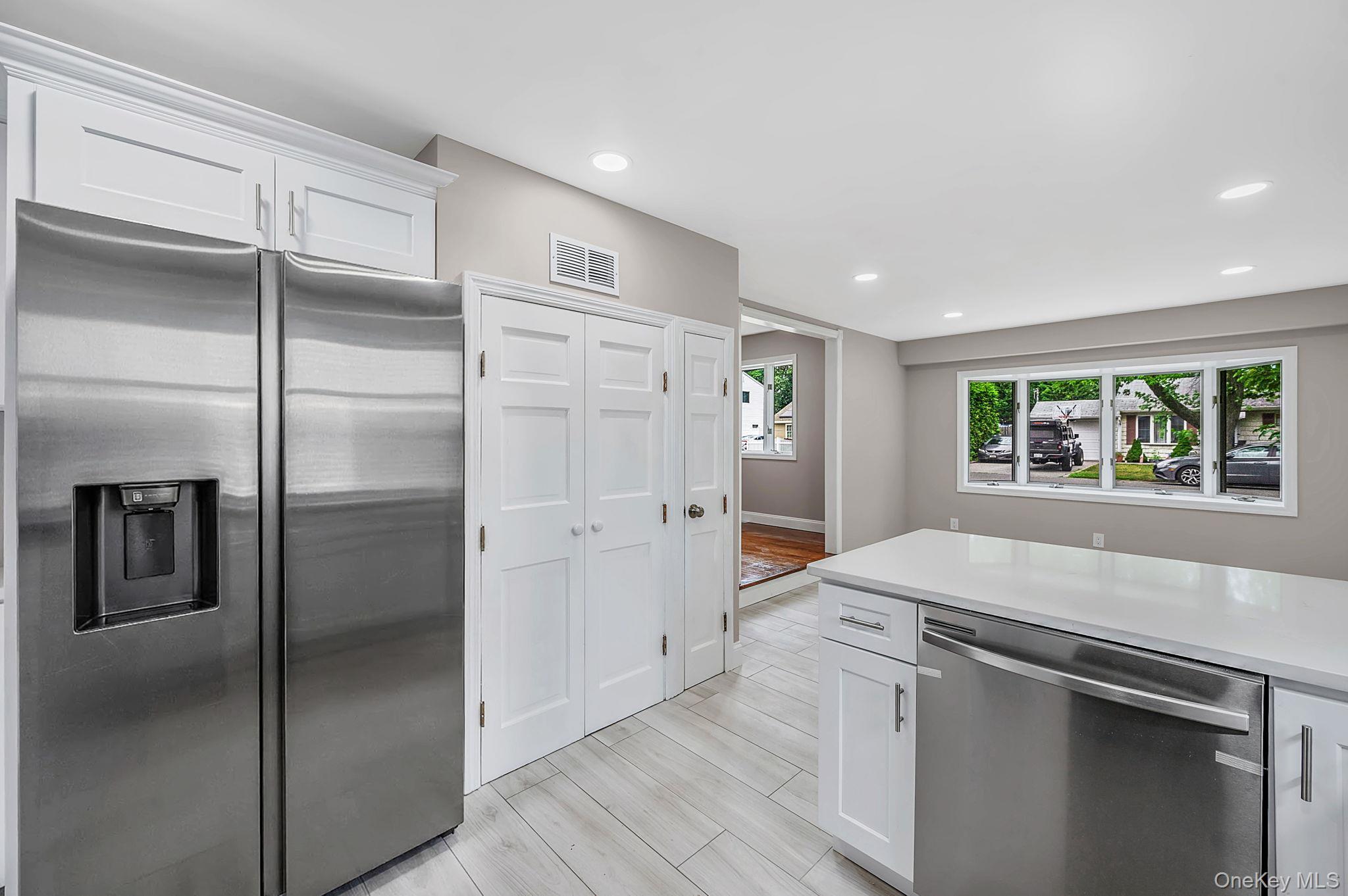 Single Family Lombardy Boulevard Suffolk County, NY 11706, MLS-1021372-9