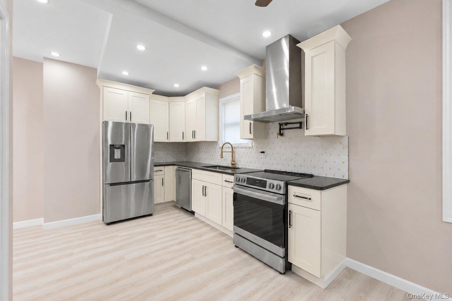Single Family Newman Avenue Bronx, NY 10473, MLS-1021403-8