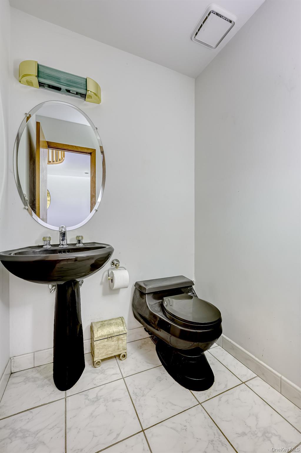 Single Family Zeck Court  Rockland County, NY 10901, MLS-1021410-10