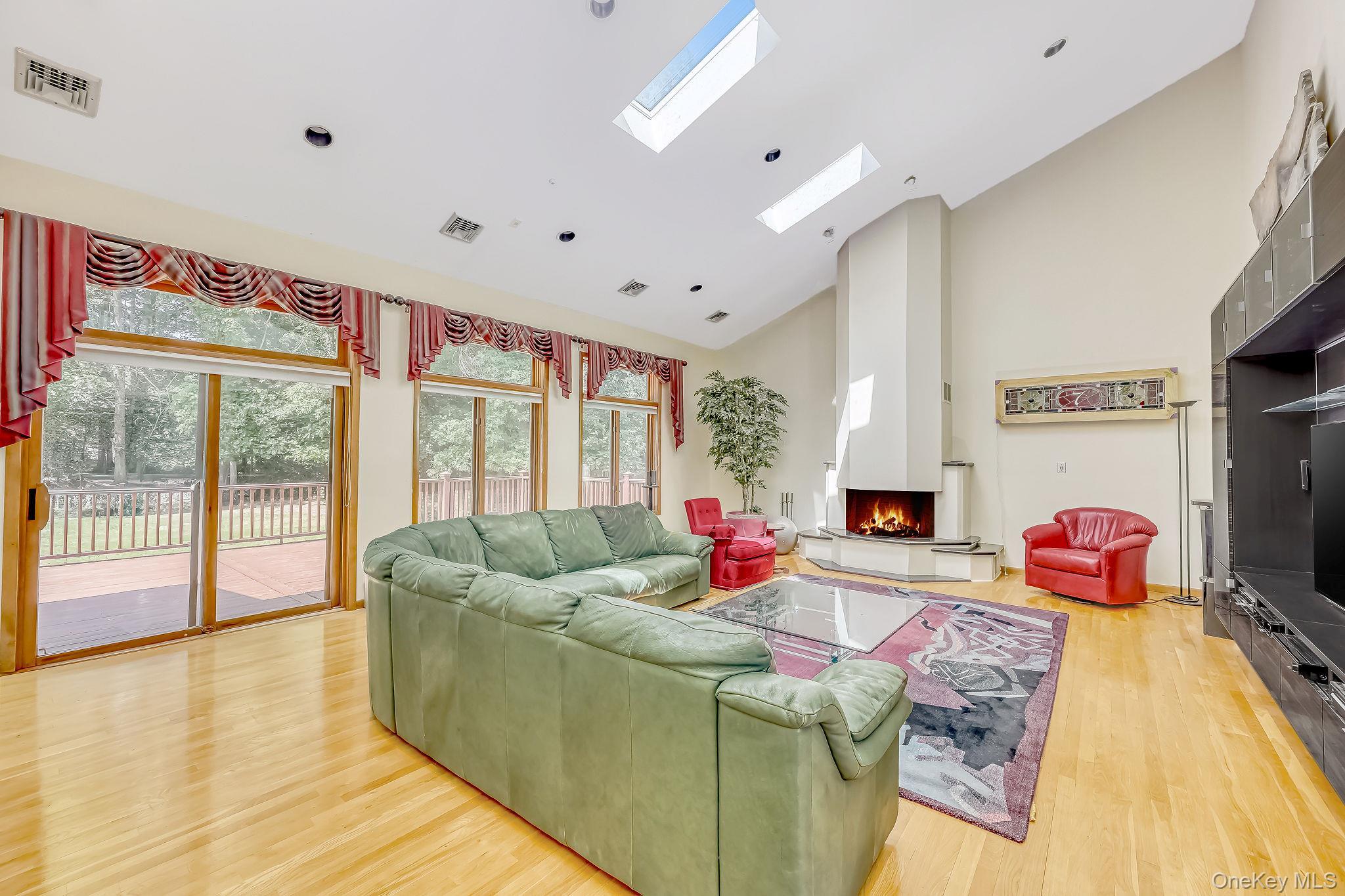 Single Family Zeck Court  Rockland County, NY 10901, MLS-1021410-13