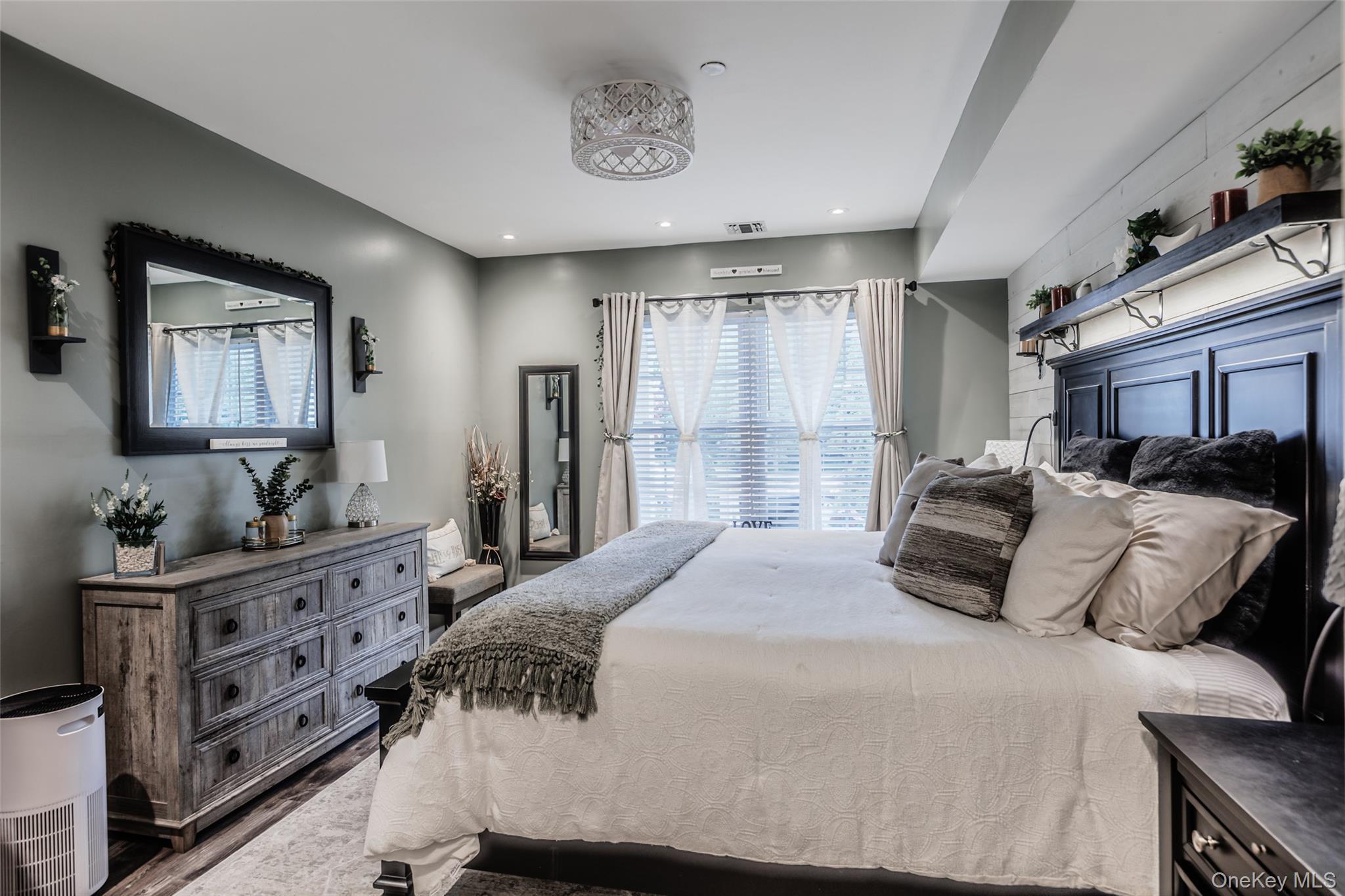 Single Family Kate Circle Suffolk County, NY 11953, MLS-1021466-12