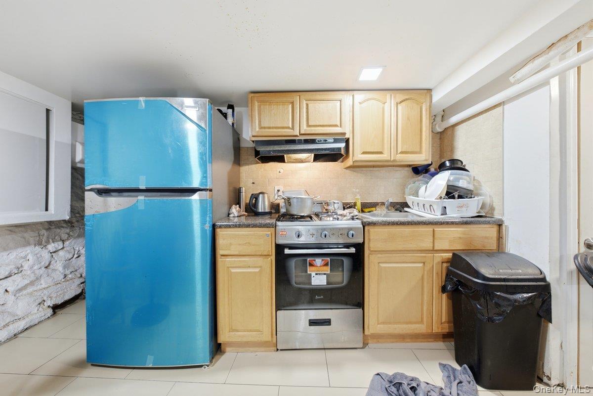 Single Family Villa Avenue Bronx, NY 10468, MLS-1021472-13