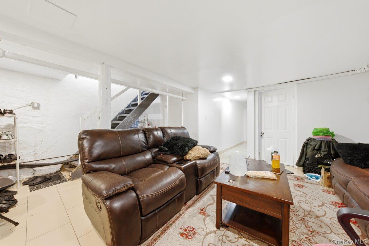 Single Family Villa Avenue Bronx, NY 10468, MLS-1021472-14